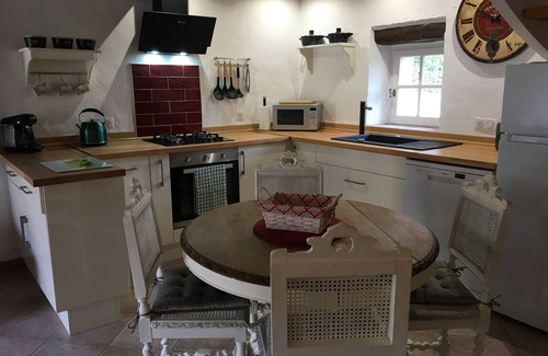 La Fagette Cottage | Exclusively Adults, 2 en-suite bedrooms, Heated Pool, Free Bike Loan