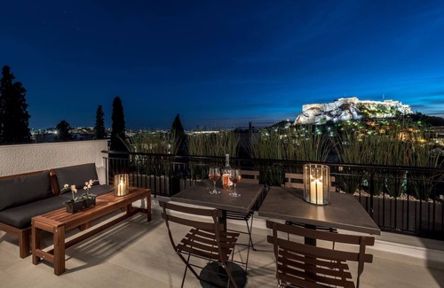 Plaka Apartment | Executive 2 bdr Suite in Plaka - Acropolis view