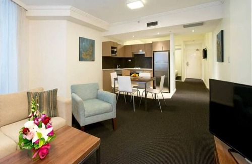 Chinatown Apartment | EXECUTIVE 2 Bedroom w/private balcony at Cunningham Street, Sydney CBD