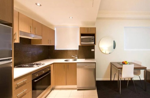 Chinatown Apartment | EXECUTIVE 2 Bedroom w/private balcony at Cunningham Street, Sydney CBD