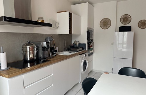 Quartier Sainte-Marguerite Apartment | Executive Apartment Last Floor in an Haussmanien Building With Elevators