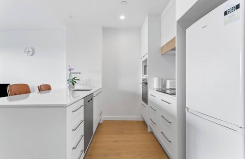 Epsom Apartment | Executive Apartment w carpark