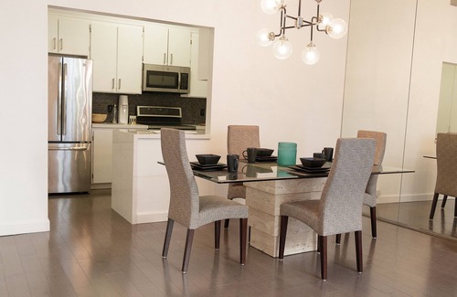 Telegraph Hill Condo | Executive Condo, dog friendly, lovely wraparound garden