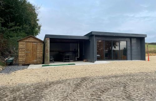 Knockaderry Cross Roads Cabin | Executive Pod and Jacuzzi 2