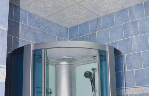 Monrovia Hotel | Executive Inn