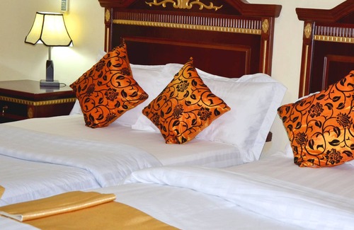 Monrovia Hotel | Executive Inn