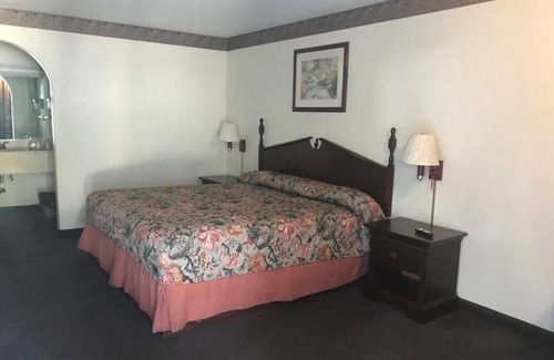 Lufkin Hotel | Executive Inn & Suites
