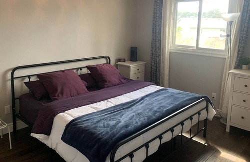Amherstview House | Executive Living with Hot Tub, Gym and Sauna
