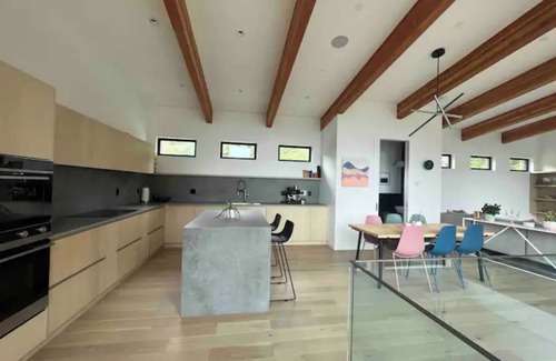 Sandy Hook House | Executive Modern Sechelt View Home.n