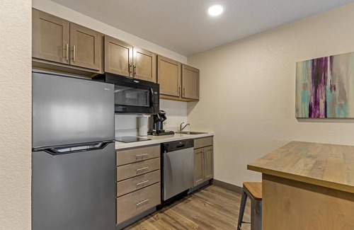 Waterloo Hotel | Executive Residency By Best Western Waterloo & Cedar Falls