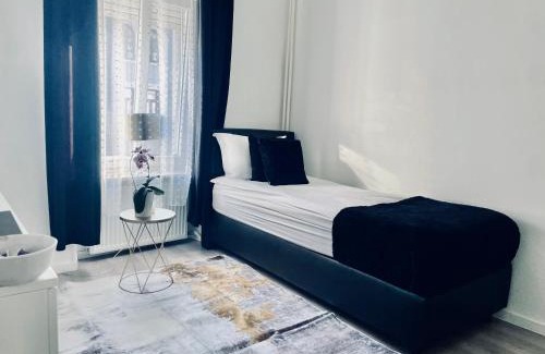 Bonnevoie House | EXECUTIVE SINGLE ROOM WITH EN-SUITE in GUEST HOUSE CITY CENTRE