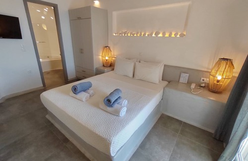 Paradise Hotel | Executive Studio-Sea View, Shared Infinity Pool, Gym, Bar, 4'from Paradise Beach