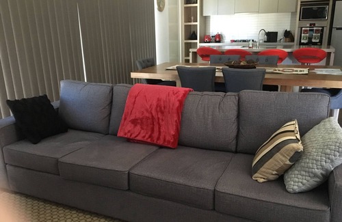 North Bendigo House | Executive Style, Family/Pet Friendly close to CBD