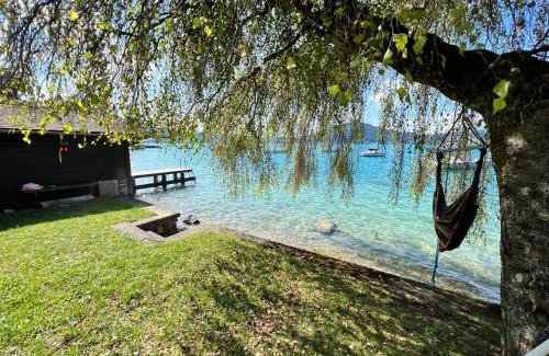 Weyregg am Attersee House | Exklusiver Seetraum am Attersee direkt am See
