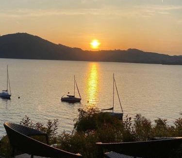 Weyregg am Attersee House | Exklusiver Seetraum am Attersee direkt am See