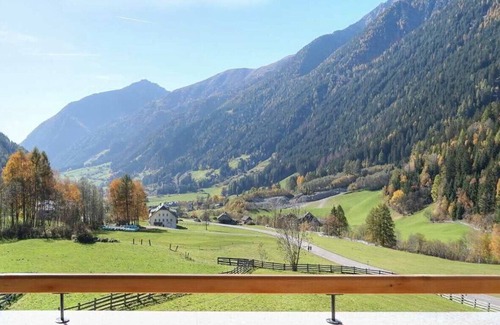Rasun Anterselva Apartment | Exklusives Alpines Apartment Umgeben von Intakten Wiesen- und Waldlandschaften