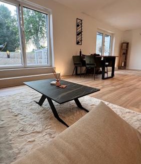 Ebersberg District Apartment | Exklusives Apartment mit Bergblick