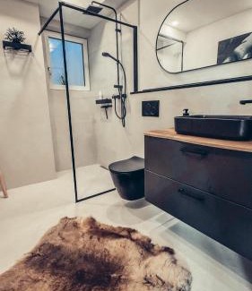 Ebersberg District Apartment | Exklusives Apartment mit Bergblick