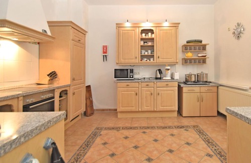 Treuen House | Exklusives Gruppenhaus mit Sauna bis zu 18 Personen