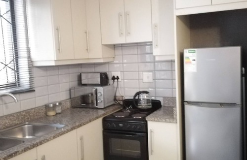 Kingsborough Apartment | Exotic cool Bluebird Guest apartment- 5 min to beach