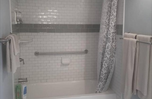 Clarkdale Apartment | Expansive Ground Floor Pensione.