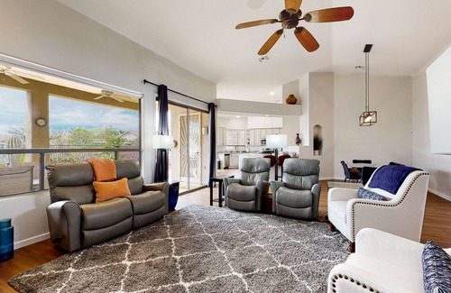 Catalina Shadows Estates House | Expansive mountain views! Spacious retreat near Catalina State Park!