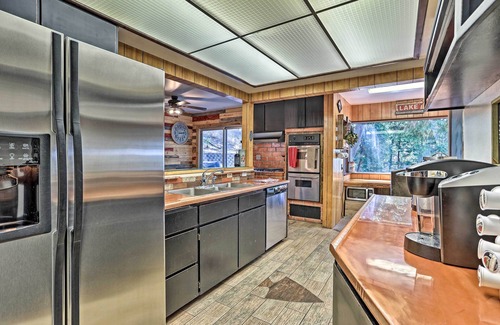 Cedar Glen Cabin | Expansive Retreat w/Deck, Game Room & Lake Views!