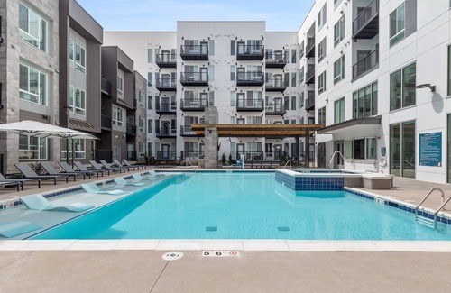 Jewell Heights - Hoffman Heights Apartment | ⛰️Experience Aurora in Style!🛋️