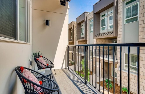 Jewell Heights - Hoffman Heights Apartment | ⛰️Experience Aurora in Style!🛋️