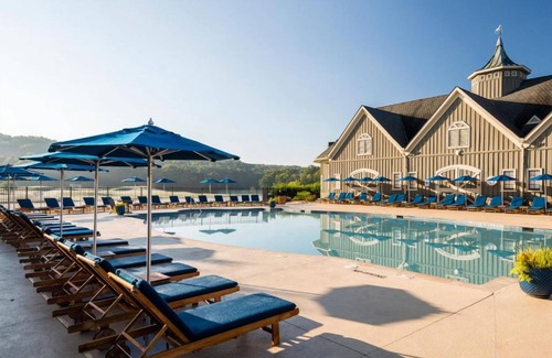 Adairsville Hotel | Experience Fun Outdoor Adventures in 2 Spacious Cottages - Dog Friendly