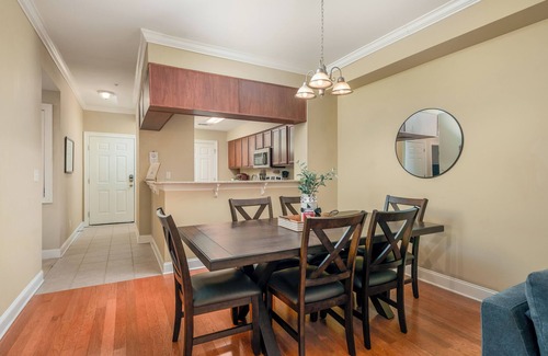 Tuscaloosa Condo | Experience Game Day Bliss at 'Crimson Traditions': Your Cozy 2-Bed Condo near The University of A.