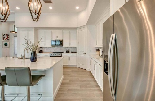 Caloosahatchee Villa | Experience luxury at Happy Cape 46