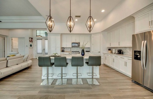 Caloosahatchee Villa | Experience luxury at Happy Cape 46