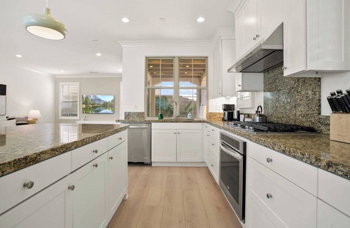 Woodbury House | Experience Luxury Living at Hanging Garden Retreat: Amazing Royal Getaway #58