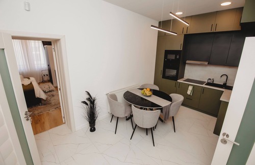 Old Town Apartment | Experience Modern Luxury: 1-Bedroom Aparthotel Steps from Cluj-Napoca's Heart.