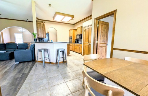 Norman House | Experience Norman living near University