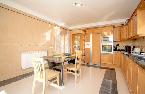 Silves Villa | Experience relaxation and beauty in a stunning Algarve villa.