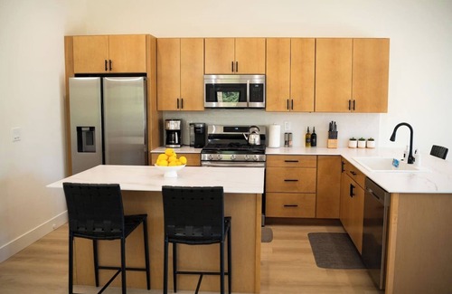 Lakeside Apartment | Experience Simple Montana Luxury (Cottage #4)