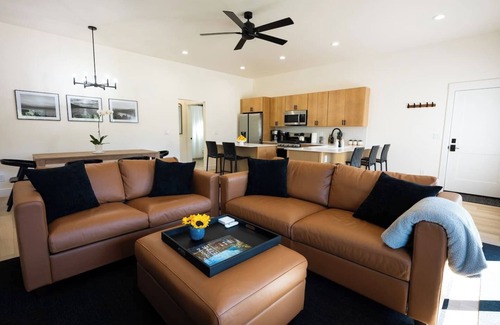 Lakeside Apartment | Experience Simple Montana Luxury (Cottage #4)