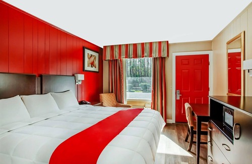 Ridgeland Hotel | Experience Small Town America! Budget-Friendly Accommodation! Free Parking!
