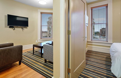 St. Clairsville House | Experience the ease of Condo Living situated in close proximity to Wheeling 304