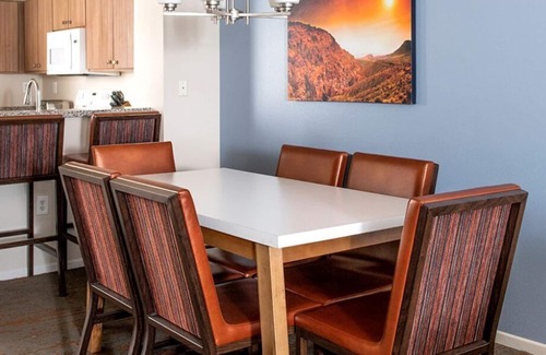 Enterprise Condo | Experience the Best 2-bedroom Condo with a Lazy River in Vegas - Special Offer!
