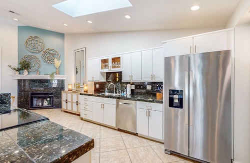 Sunset Ridge House | Experience the best of the Arizona summer with a visit to our refreshing pool