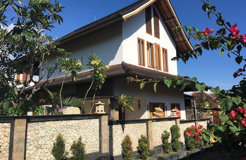 Umeanyar Villa | Experience the pure village life in the hills of North Bali
