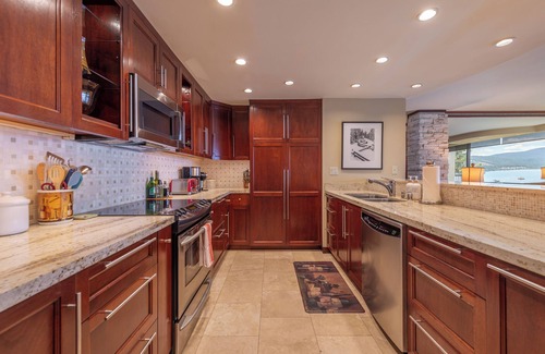 Brockway House | Experience the serene Lake Front Retreat at Brockway Springs Resort
