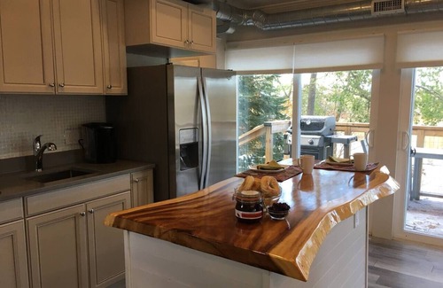 Lansdowne Cabin | Experience the Ultimate Waterfront Luxury Escape with Your Own Private Hot Tub