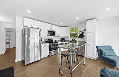 Phoenix Hill Apartment | Experience the Unique Re-Nu Shipping Container #4