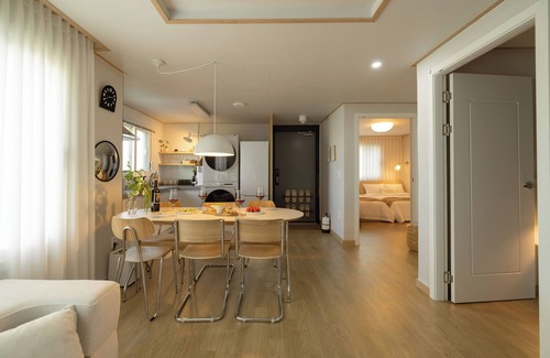 Sindangil-tong Apartment | Experience the vibrant city of Seoul in style at o-nol.