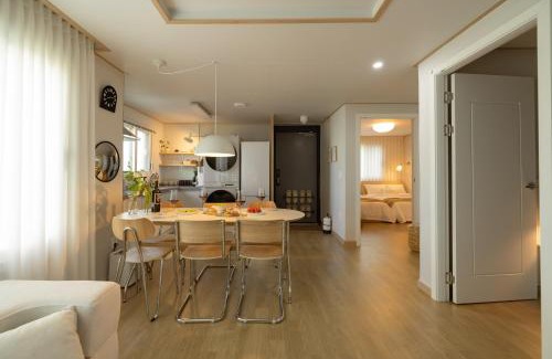 Gwanghui-dong Apartment | Experience the vibrant city of Seoul at our stylish stay o-nol