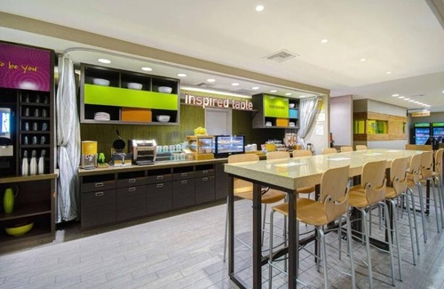 University House | Experience Waco: Suite w/Kitchen & Outdoor Spaces